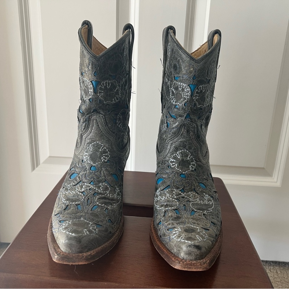 Corral Boots - Gray w/ Blue Cutout Design